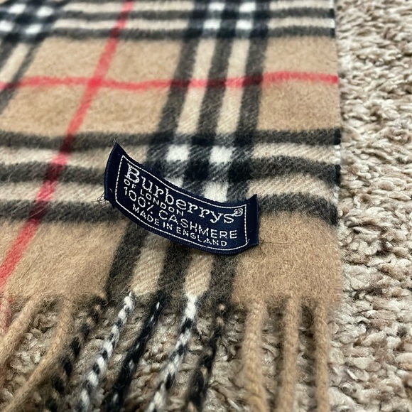 Vintage Burberry Cashmere Scarf - Picture 3 of 4